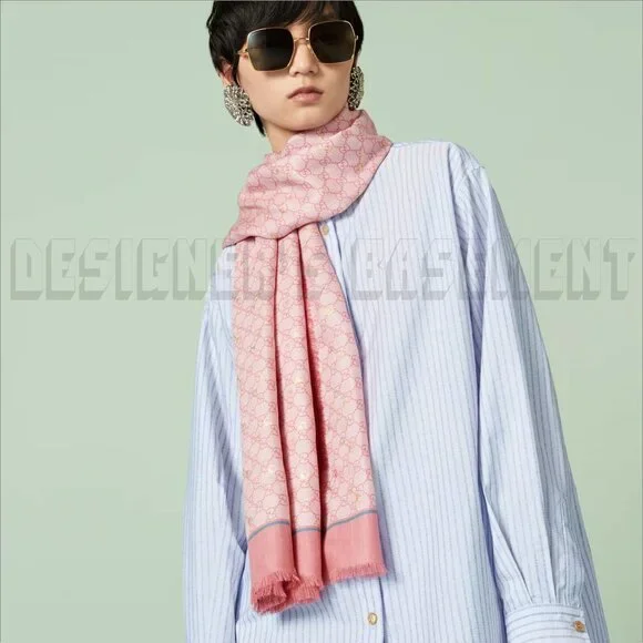 GUCCI pink GG with gold Horsebits print giant 53"-square modal/silk scarf NWT🎁 - Picture 7 of 10